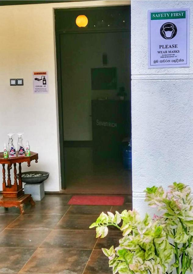 Seven Rich Villa 阿努拉德普勒 外观 照片